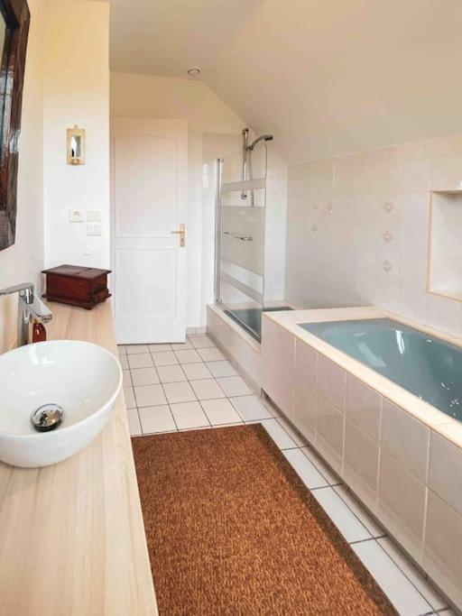 Grande Maison Chaleureuse Avec Vue Mer Imprenable كرييل-سور-مير المظهر الخارجي الصورة